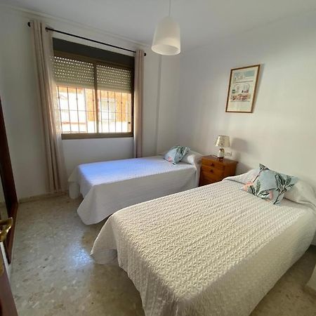Apartamento Familiar En Barrio Reina Victoria Huelva Esterno foto