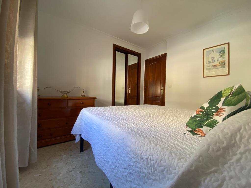 Apartamento Familiar En Barrio Reina Victoria Huelva Esterno foto