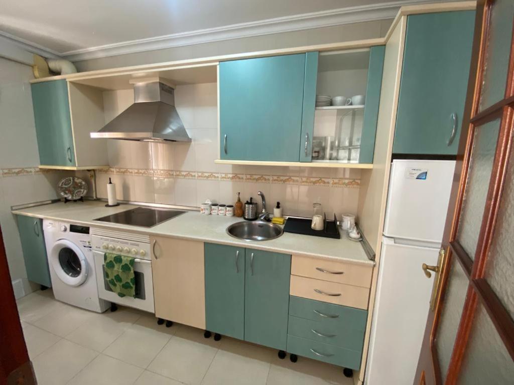 Apartamento Familiar En Barrio Reina Victoria Huelva Esterno foto