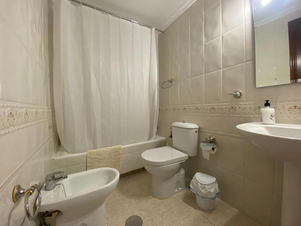 Apartamento Familiar En Barrio Reina Victoria Huelva Esterno foto