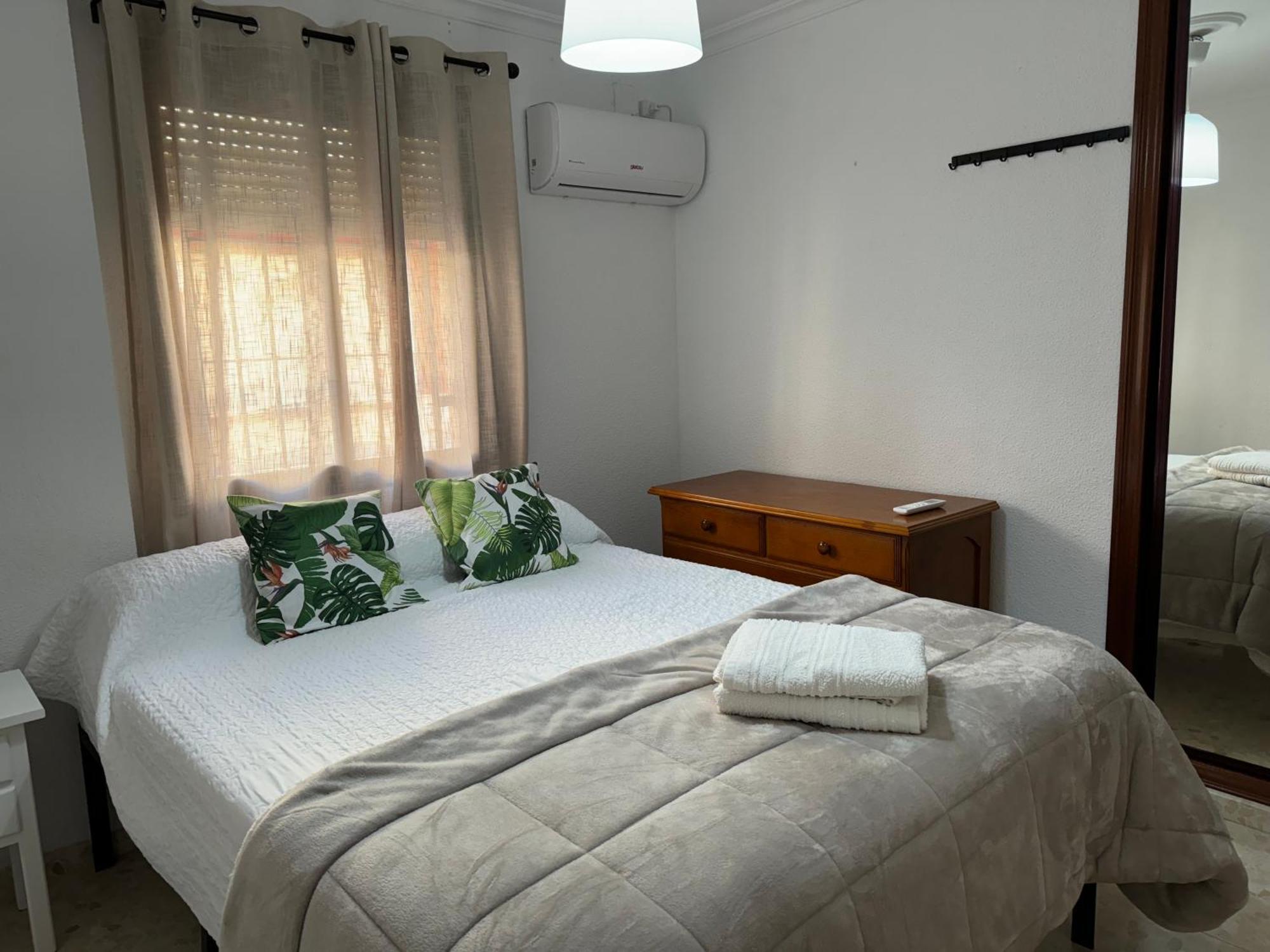 Apartamento Familiar En Barrio Reina Victoria Huelva Esterno foto